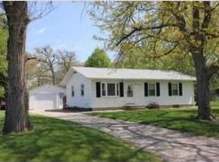 303 Tree Ln, Prophetstown, IL 61277