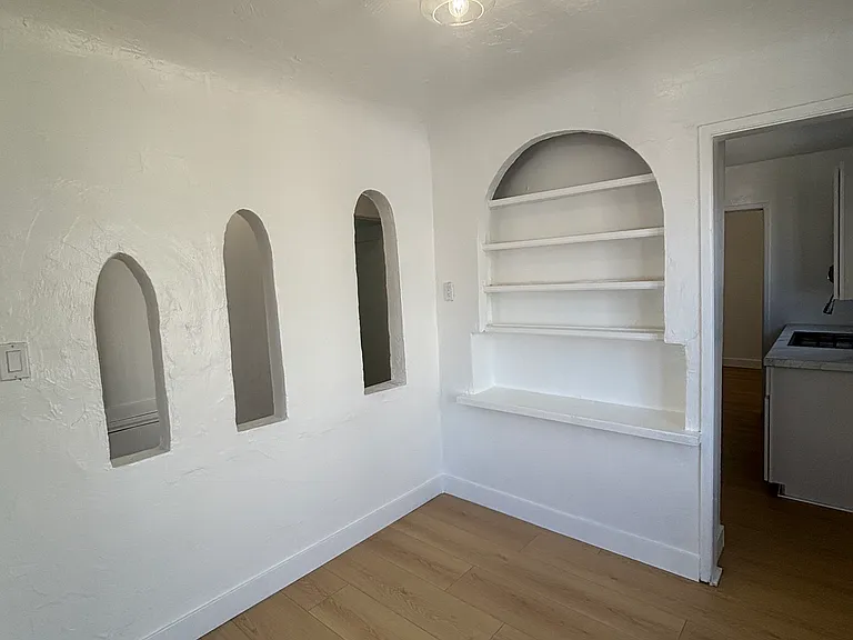 200 Rosemont Ave #1 — Photo 9
