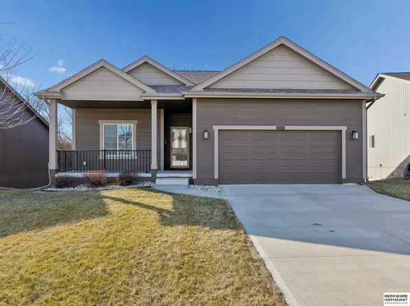 8006 S 190th St, Omaha, NE 68136