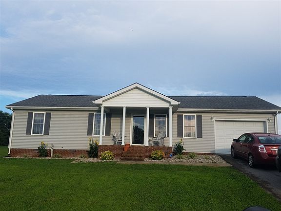 3rd image of 104 Kalen Dr