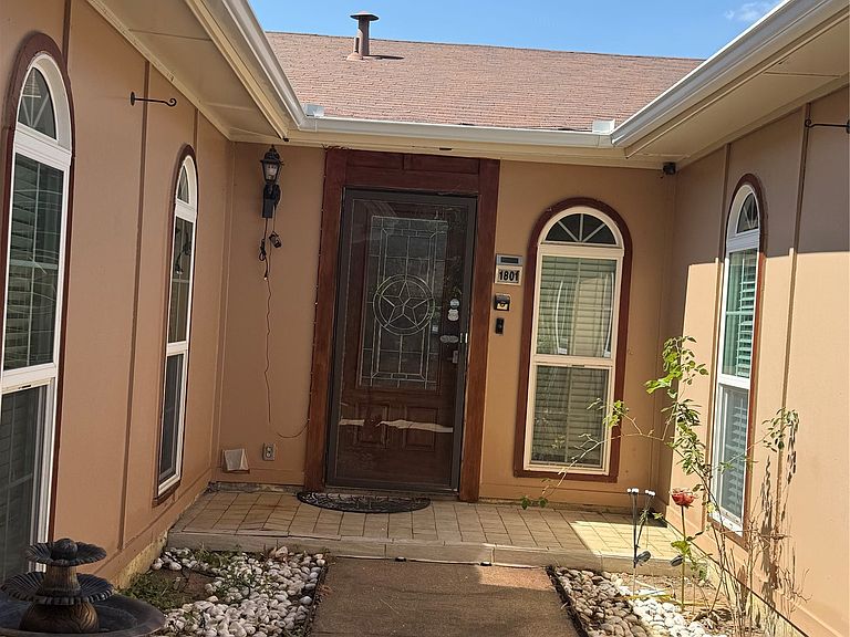 Listing photo 4