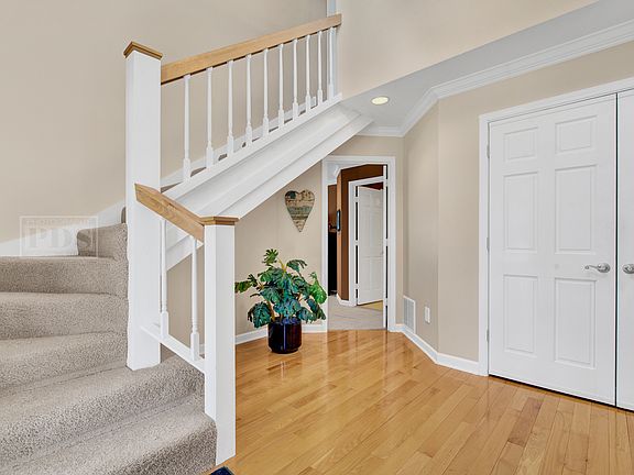 5th image of 5546 Howard Ave