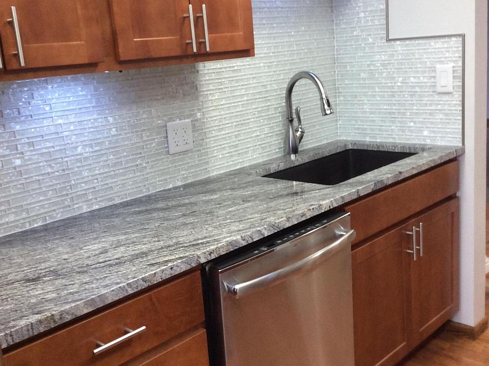 3rd Floor Beautiful Kitchen Glass Backsplash