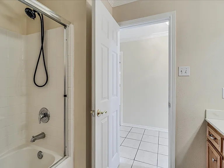 6330 Penny Ln — Photo 32