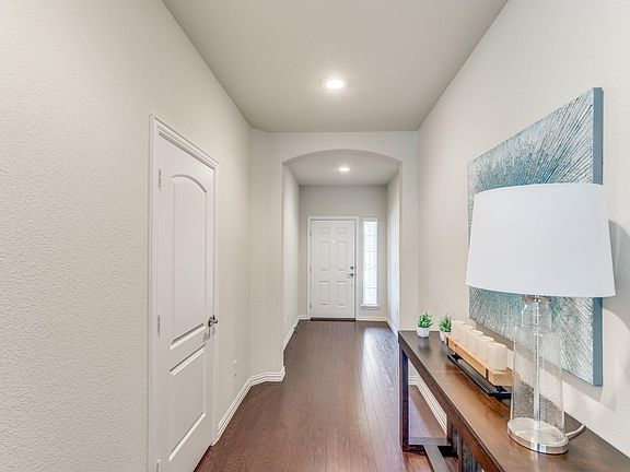3rd image of 8024 Horseman Rd