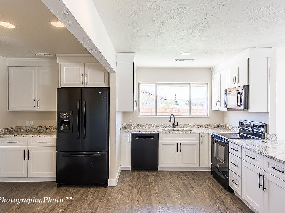 1st image of 909 W Escalante Dr
