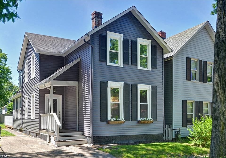 1st image of 1918 W 50th St