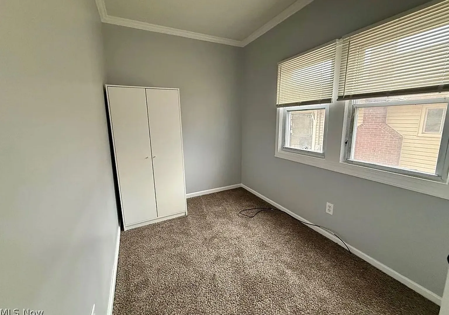 810 Thayer St — Photo 4