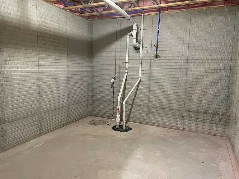 Huge Store room!
