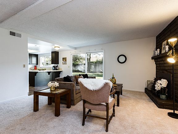 3rd image of 840 Lewis Ave
