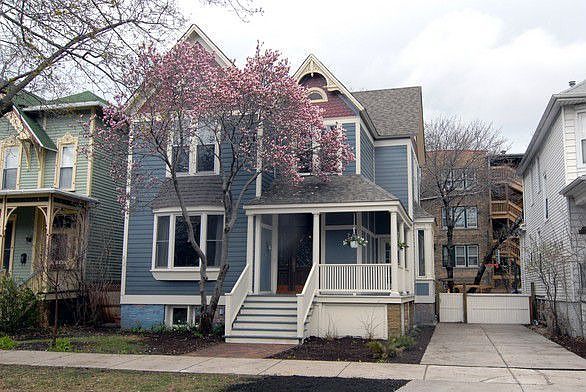 1st image of 2132 W Sunnyside Ave
