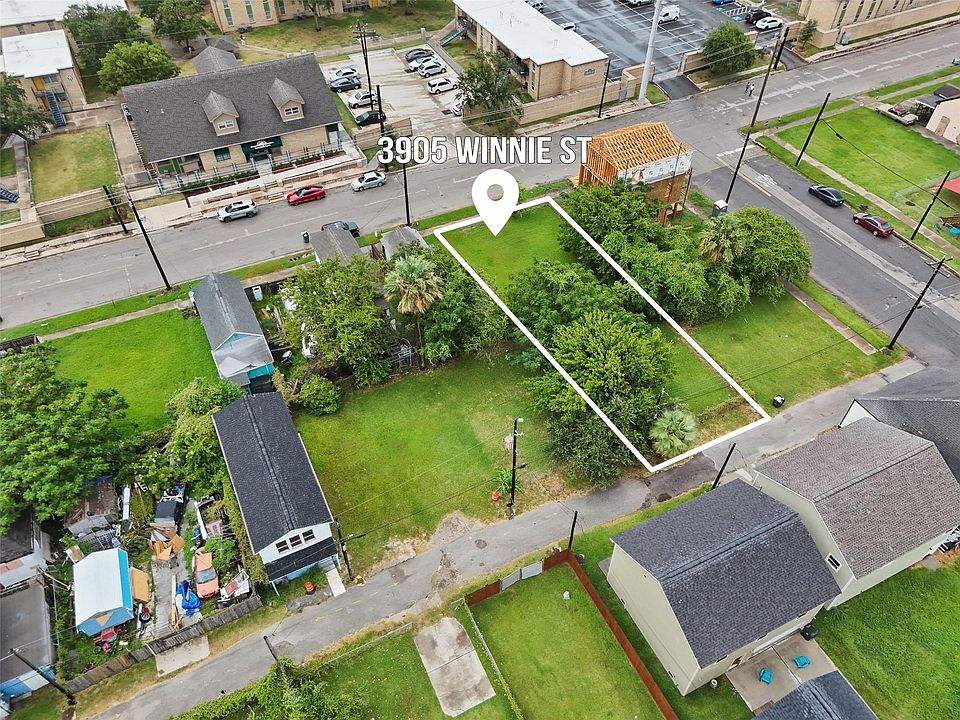 2nd image of 3905 Winnie St