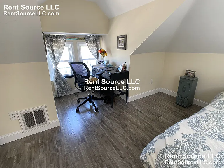 80 Ten Hills Rd — Photo 9