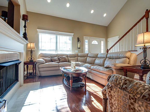 3rd image of 1654 Brentwood Pointe