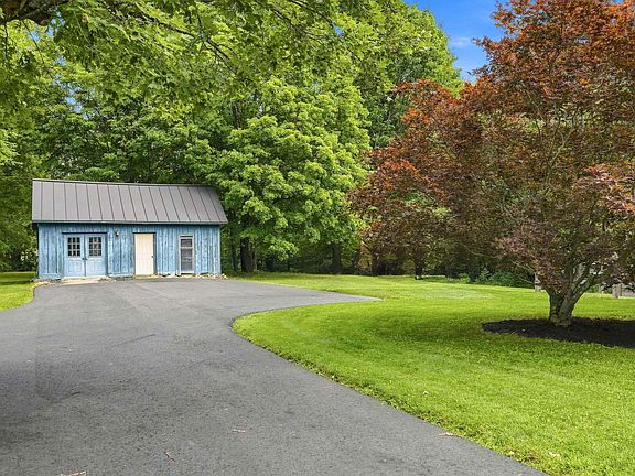 2nd image of 247 Middle Winchendon Road