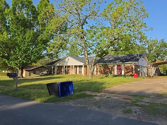 2nd image of 203 Elm St