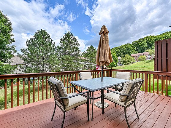 3rd image of 311 Fairfax Ct