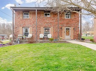 396 Holiday Park Dr, Pittsburgh, PA 15239