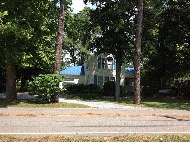 958 Holly Rd