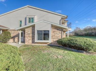 4526 S Greenridge Cir, Milwaukee, WI 53220
