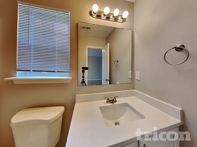 6716 Commack Dr — Photo 9