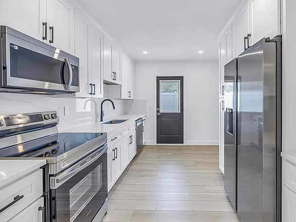2nd image of 3011 W Binnicker Ave #A