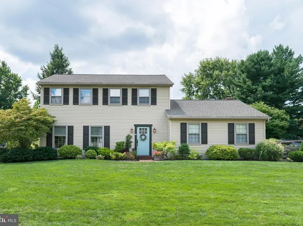 404 Wynwood Dr, Willow Street, PA 17584