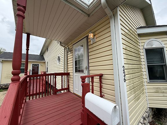 3rd image of 226 E Orleans St