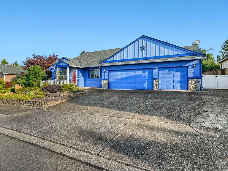 15084 Persimmon Way — Photo 1