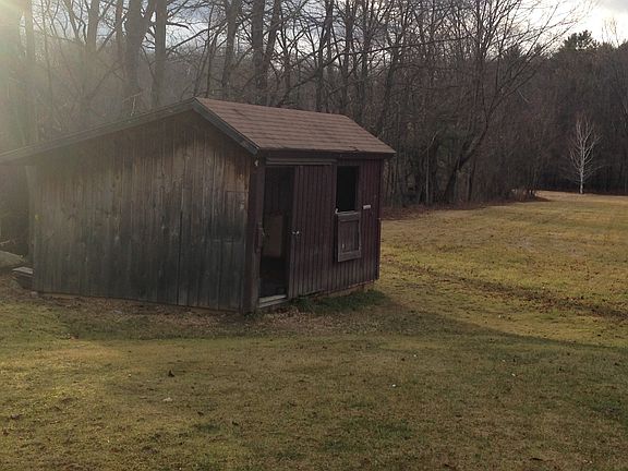 horse barn or utility shed
