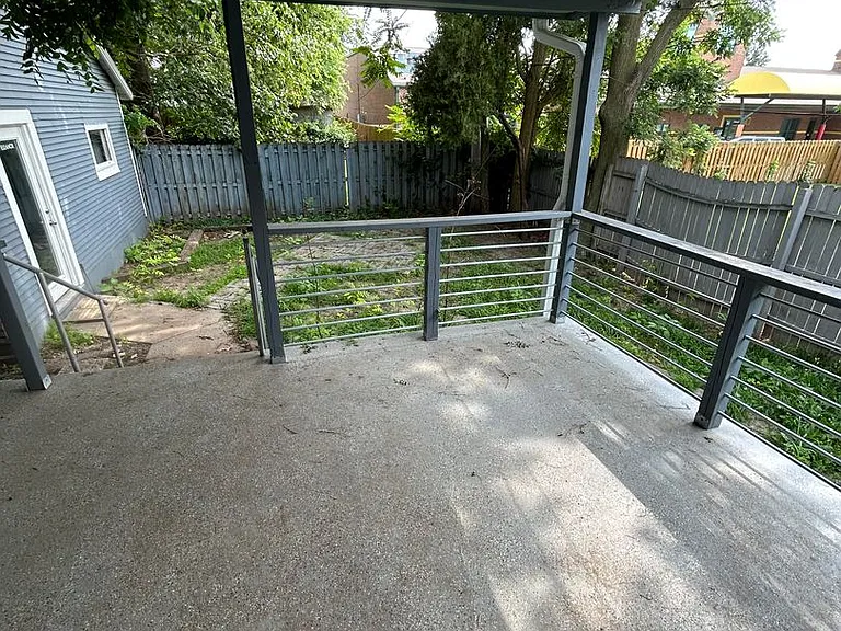 318 E Webster St — Photo 26