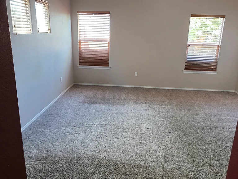 1100 Alegria Rd NW — Photo 11