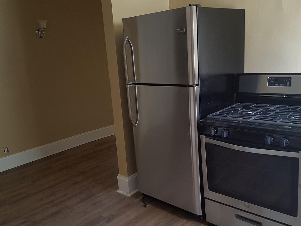 2nd image of 758 Niagara St