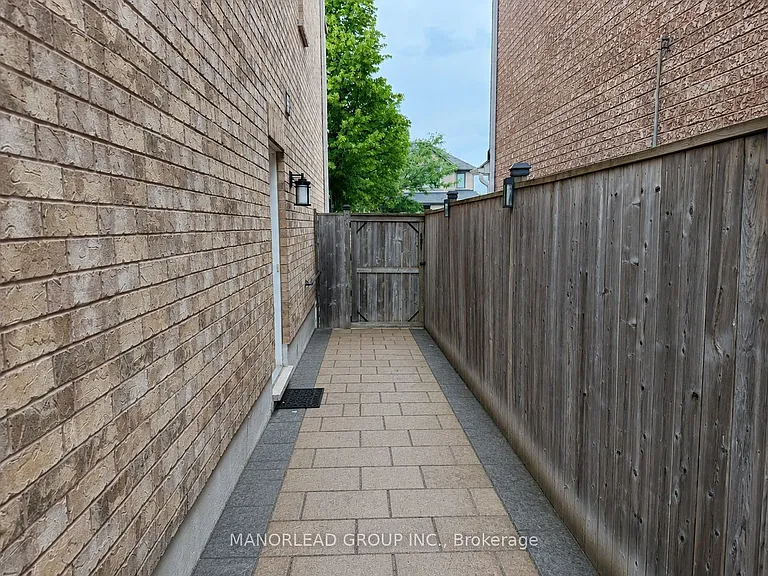 195 Alfred Smith Way — Photo 14