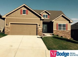 15480 Ogden Cir, Omaha, NE 68116