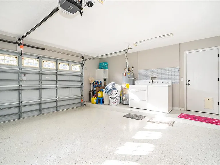 7118 Caloosa Ct — Photo 32
