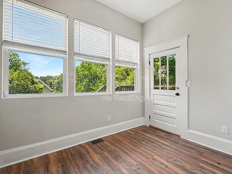 706 Catherine St SW — Photo 10