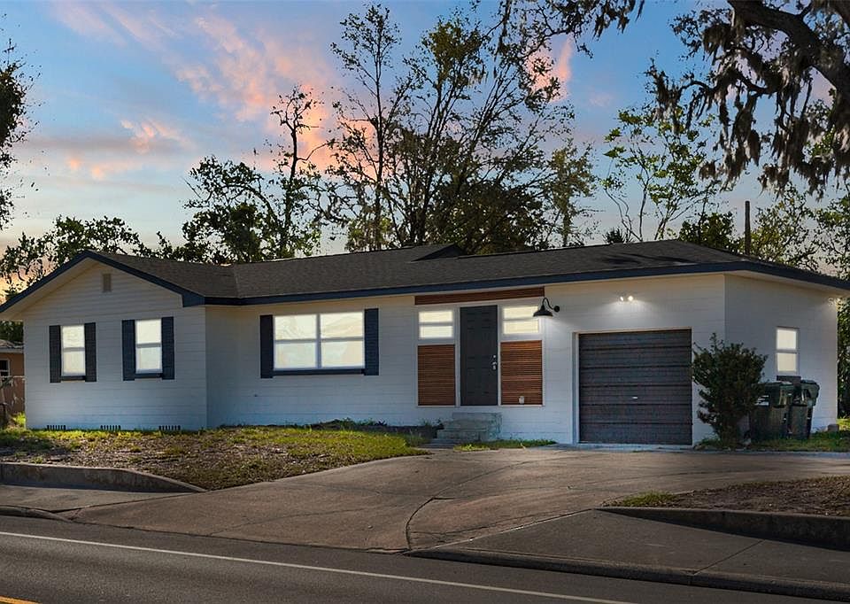 1st image of 604 W 10th St
