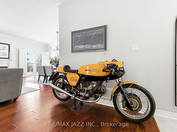 5th image of 20 Commons Blvd