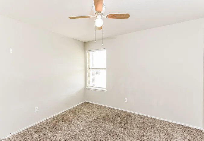 512 Bryn Mawr — Photo 11