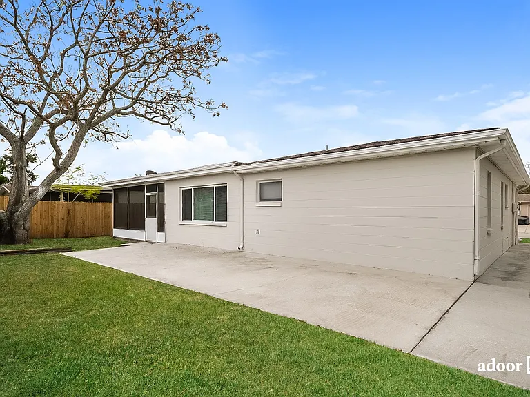 9302 Barrington Ln — Photo 15