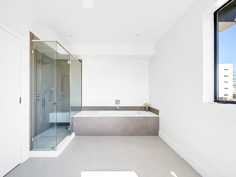 1123 N Formosa Ave #3 — Photo 22