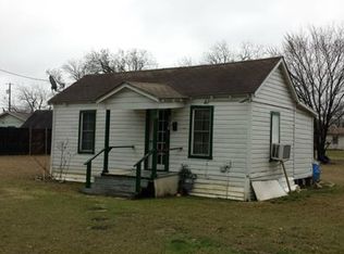 230 W Hammond St, Lancaster, TX 75146