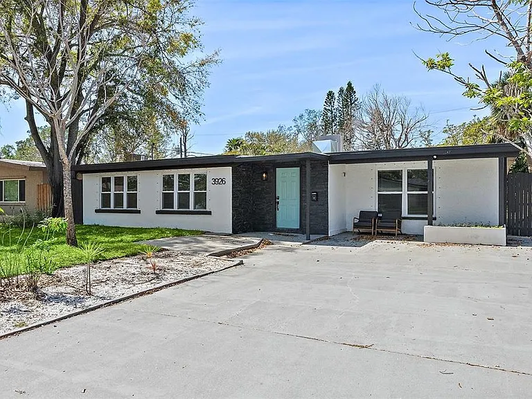 3926 Helena St NE — Photo 1