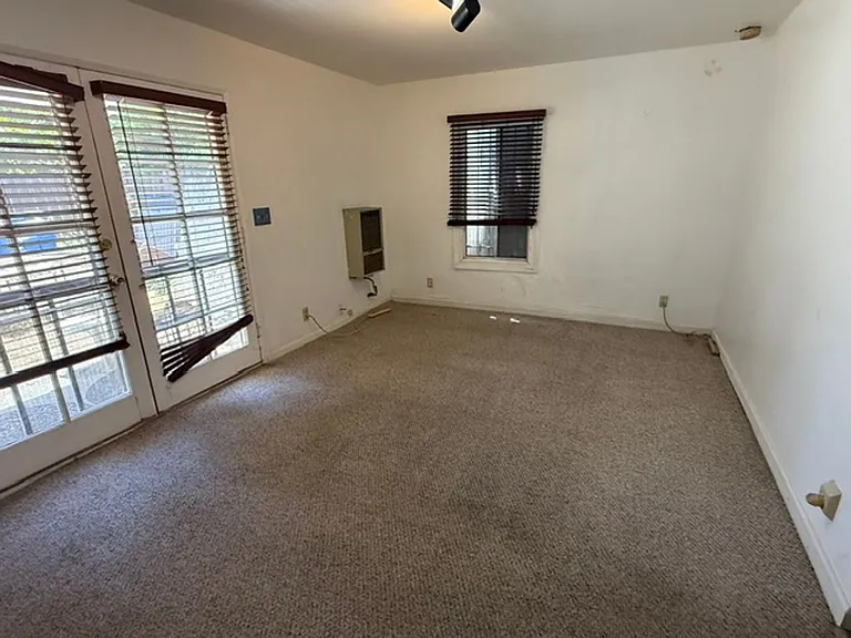 2240 Chestnut Ave — Photo 4