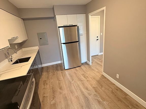 3rd image of 846B Massachusetts Ave #5D