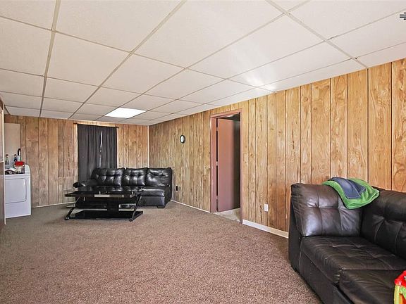 3rd image of 1016 W Hollis Dr