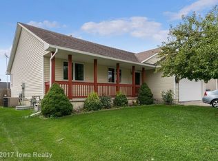 2716 River Ridge Rd, Des Moines, IA 50320