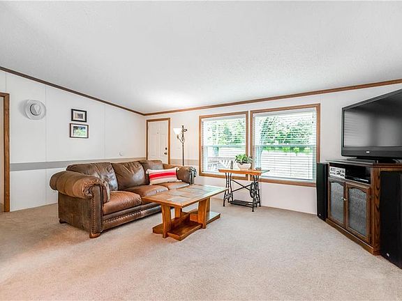 4th image of 28352 W 311th St