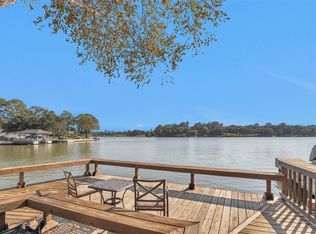 13117 Point Dr, Willis, TX 77318